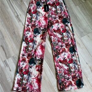 PrettyLittleThing Floral pants